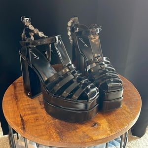 Circus NY Paddie Platform